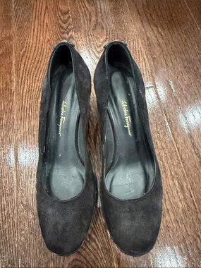 Salvatore Ferragamo Black Suede Round-Toe Pumps